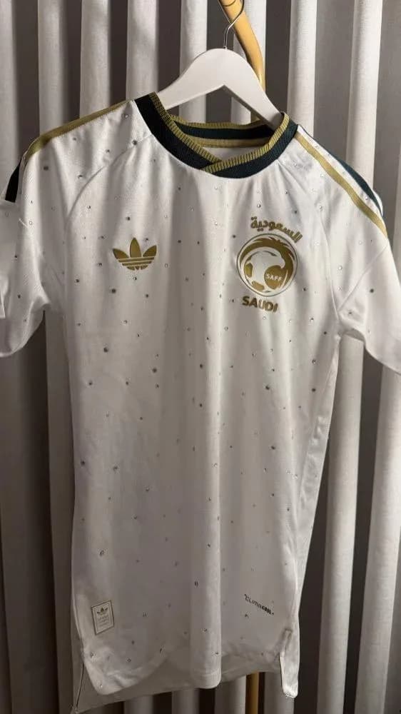 صورة تيشيرت المنتخب السعودي بالكريستال