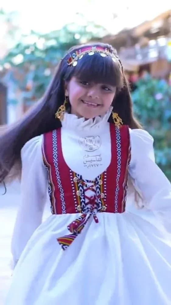 صورة فستان بناتي يوم التأسيس