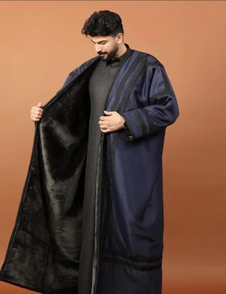 صورة فروة رجالية مبطنة بالفرو كحلي