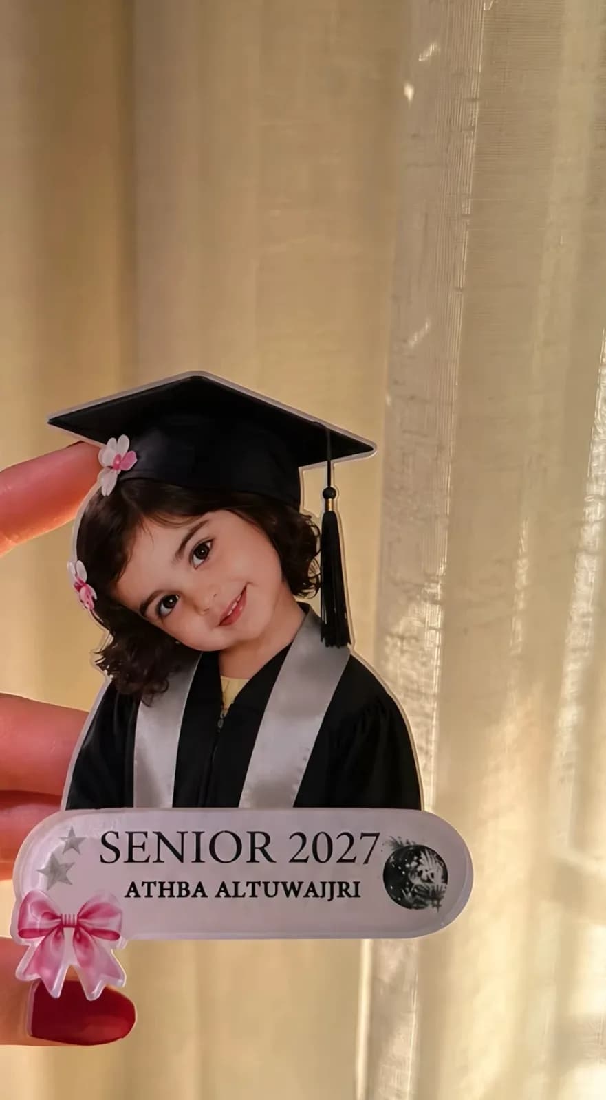 صورة بروش تخرج بتصميم صورة شخصية